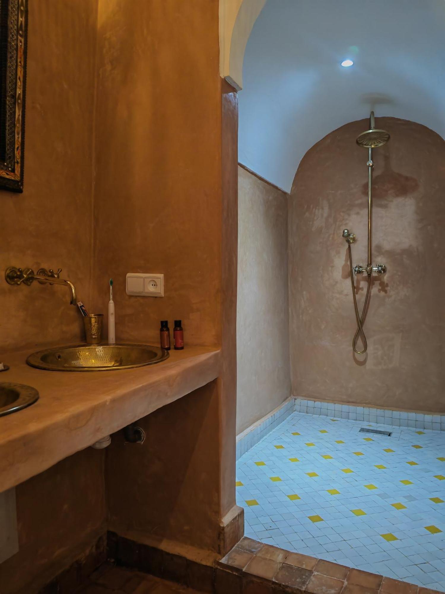 Riad Villa Berna Under Swiss Management Маракеш Екстериор снимка