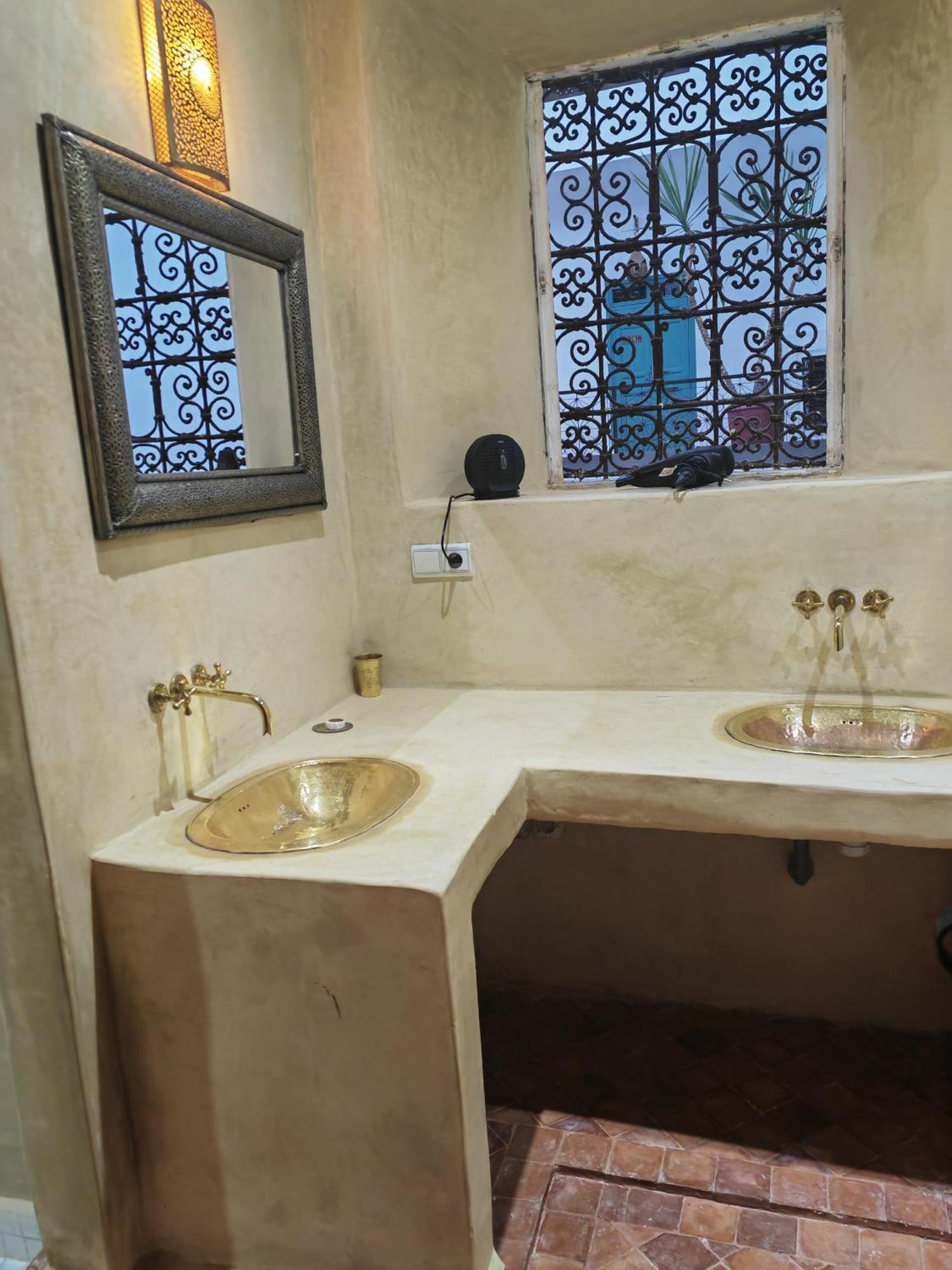 Riad Villa Berna Under Swiss Management Маракеш Екстериор снимка